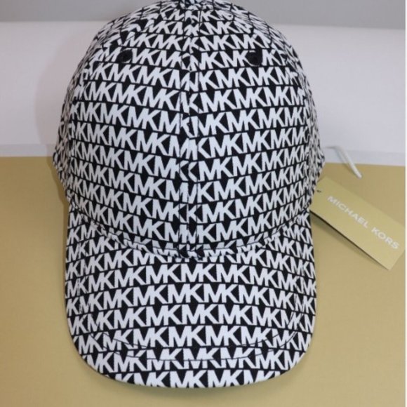 Michael Kors - Picture 1 of 15